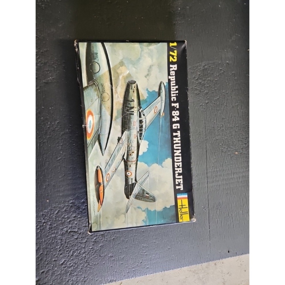 Vintage-Heller  Republic F-84 G Thunderjet -1/72 #278 Open Box Complete Kit.